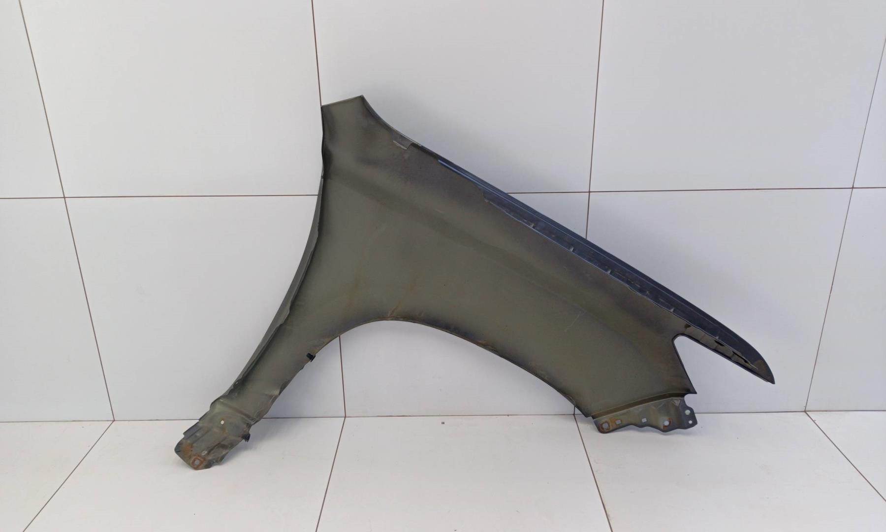 Крыло переднее левое