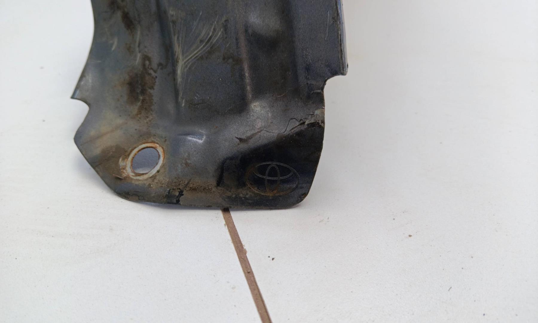 Крыло переднее левое