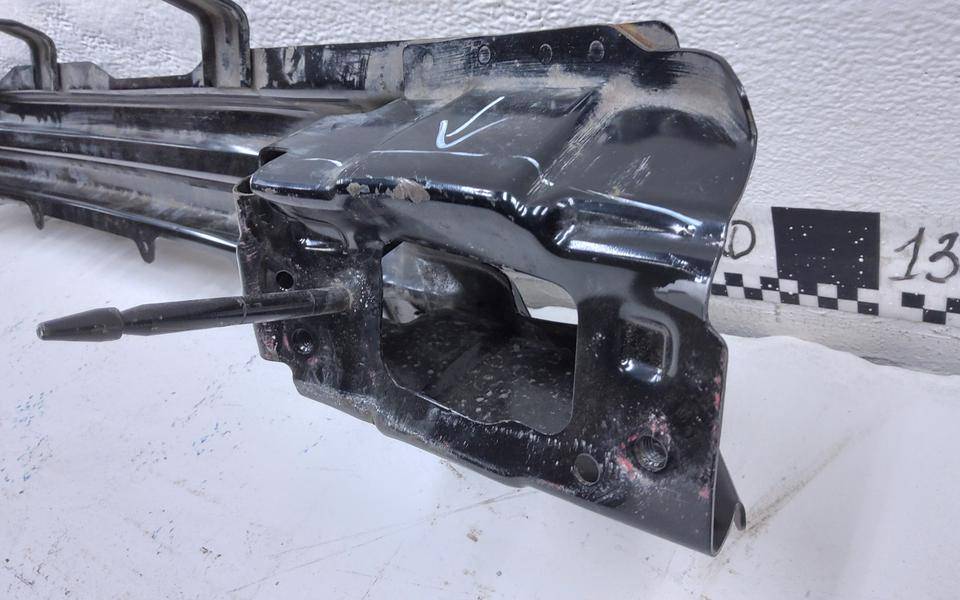 Усилитель заднего бампера