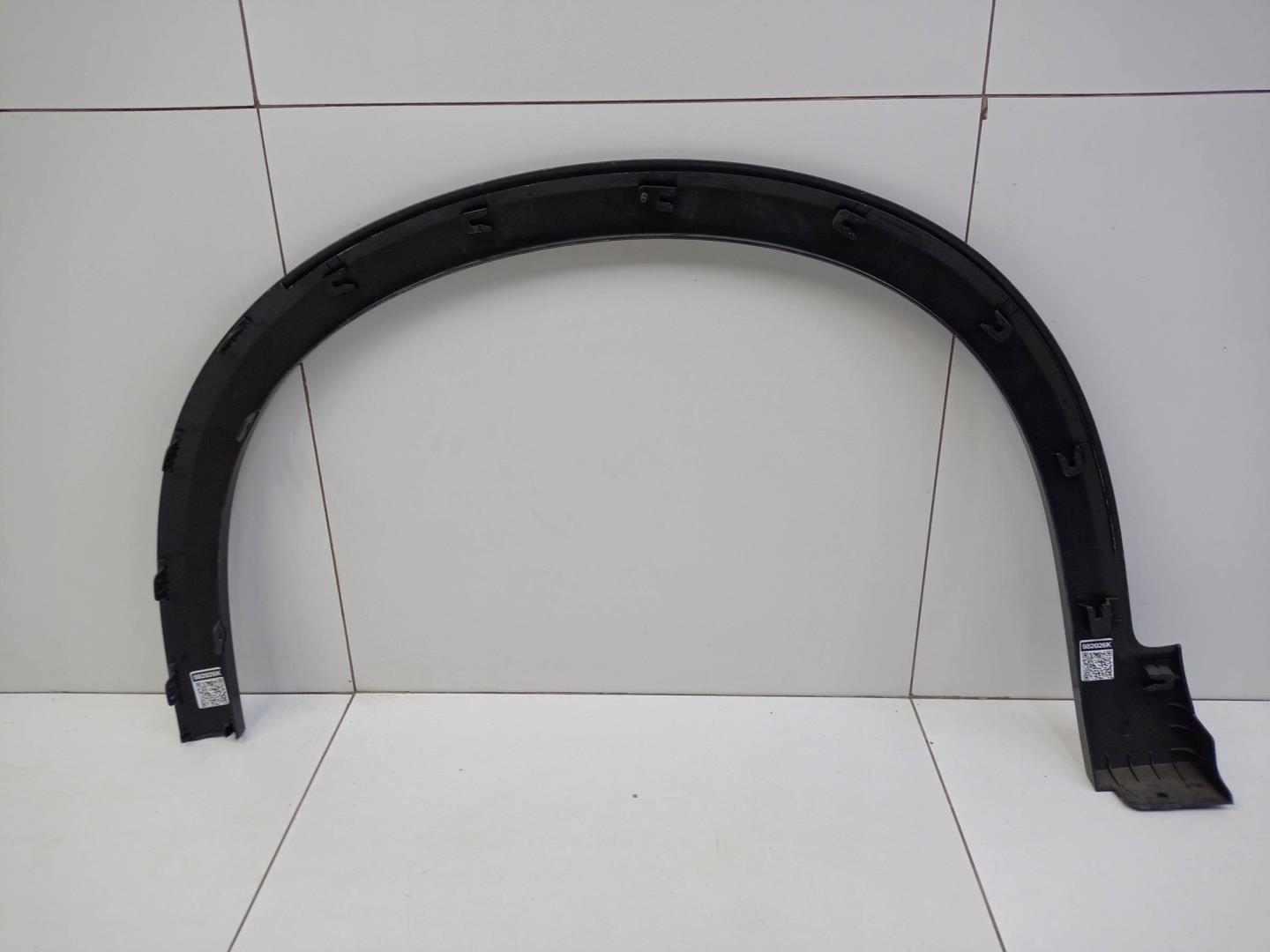 Накладка переднего крыла правого