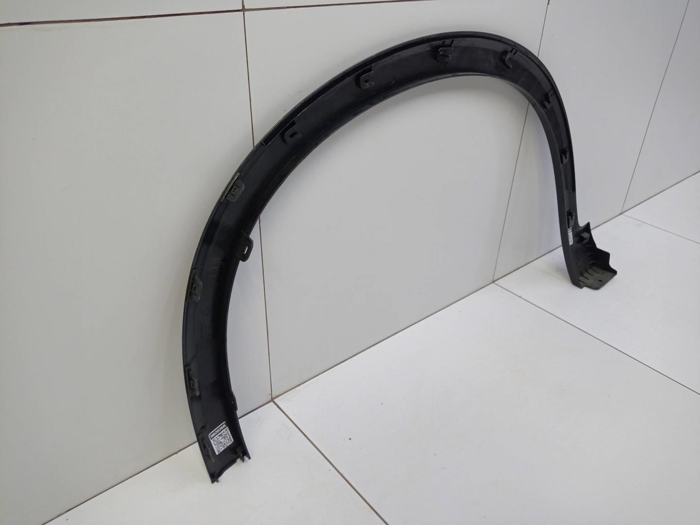 Накладка переднего крыла правого