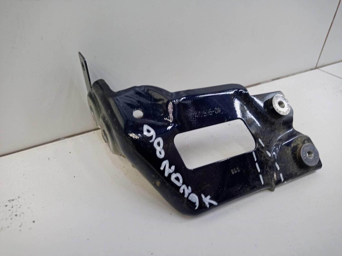 Кронштейн крепления крыла