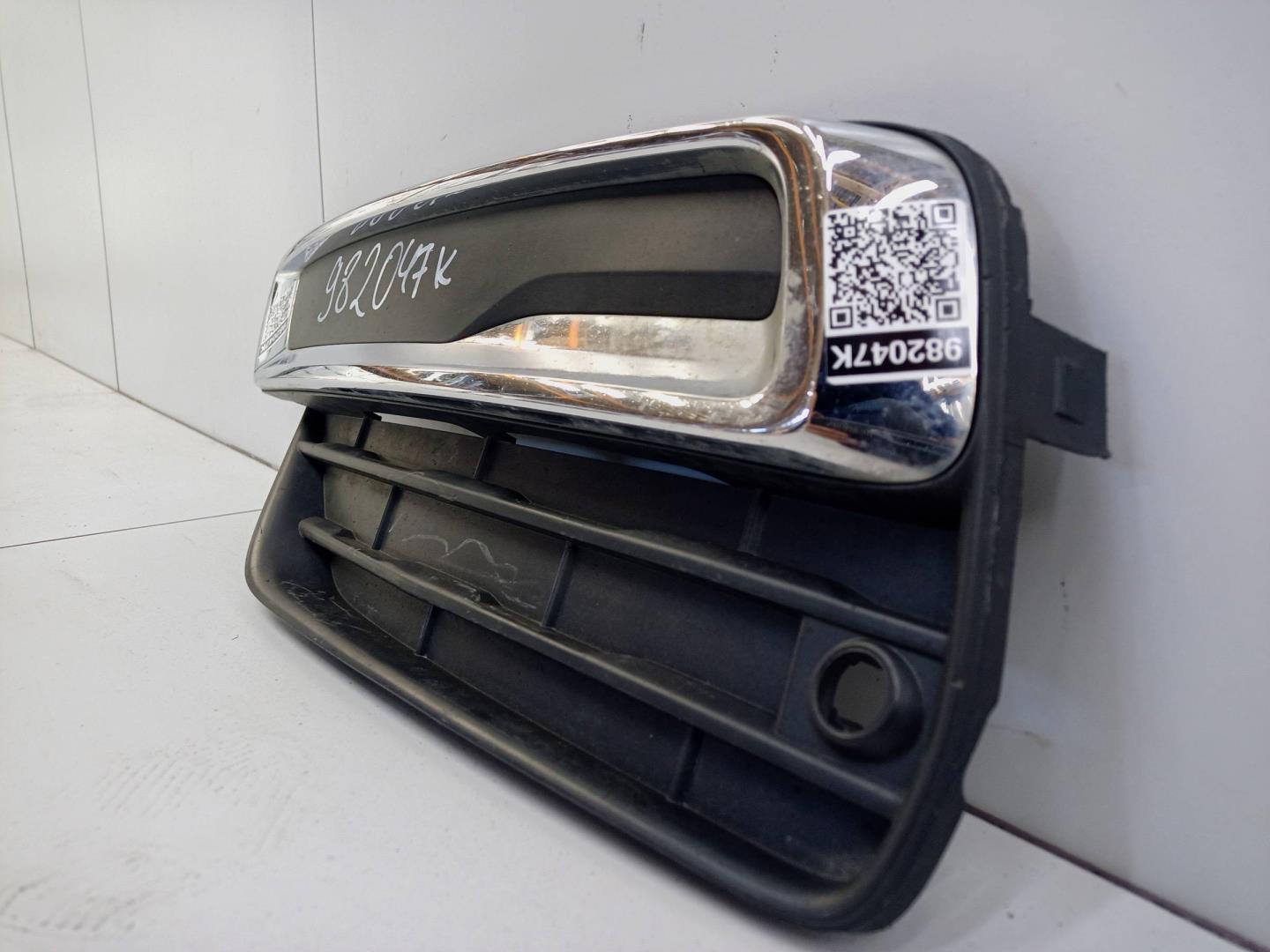 Решетка в бампер левая