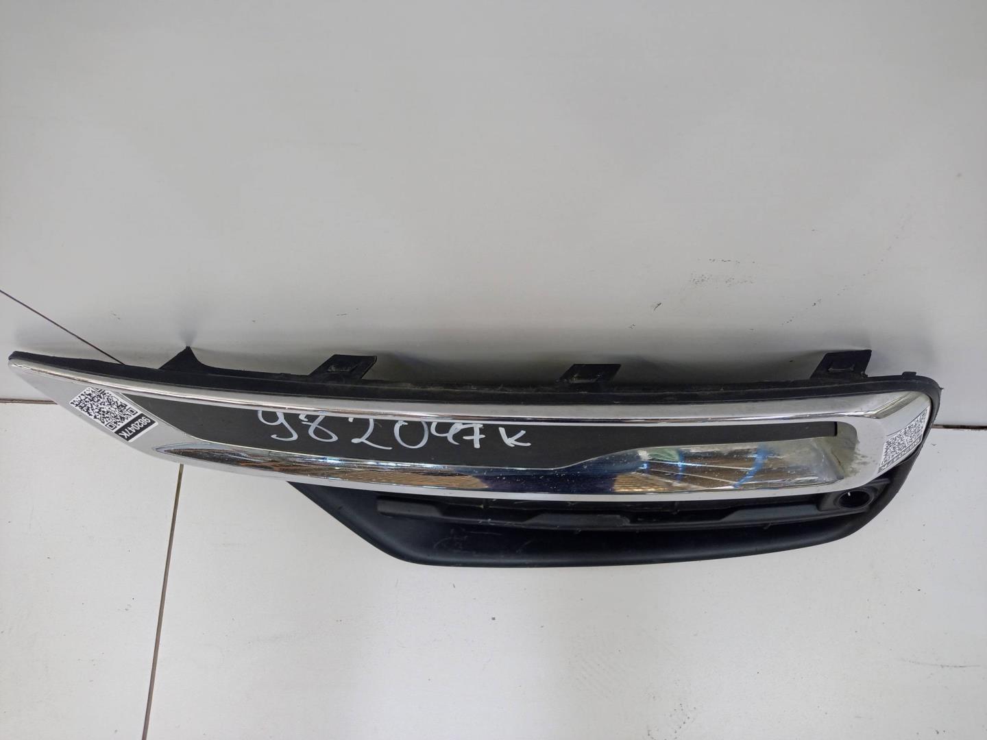 Решетка в бампер левая