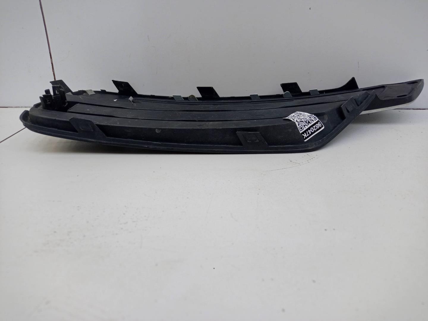 Решетка в бампер левая