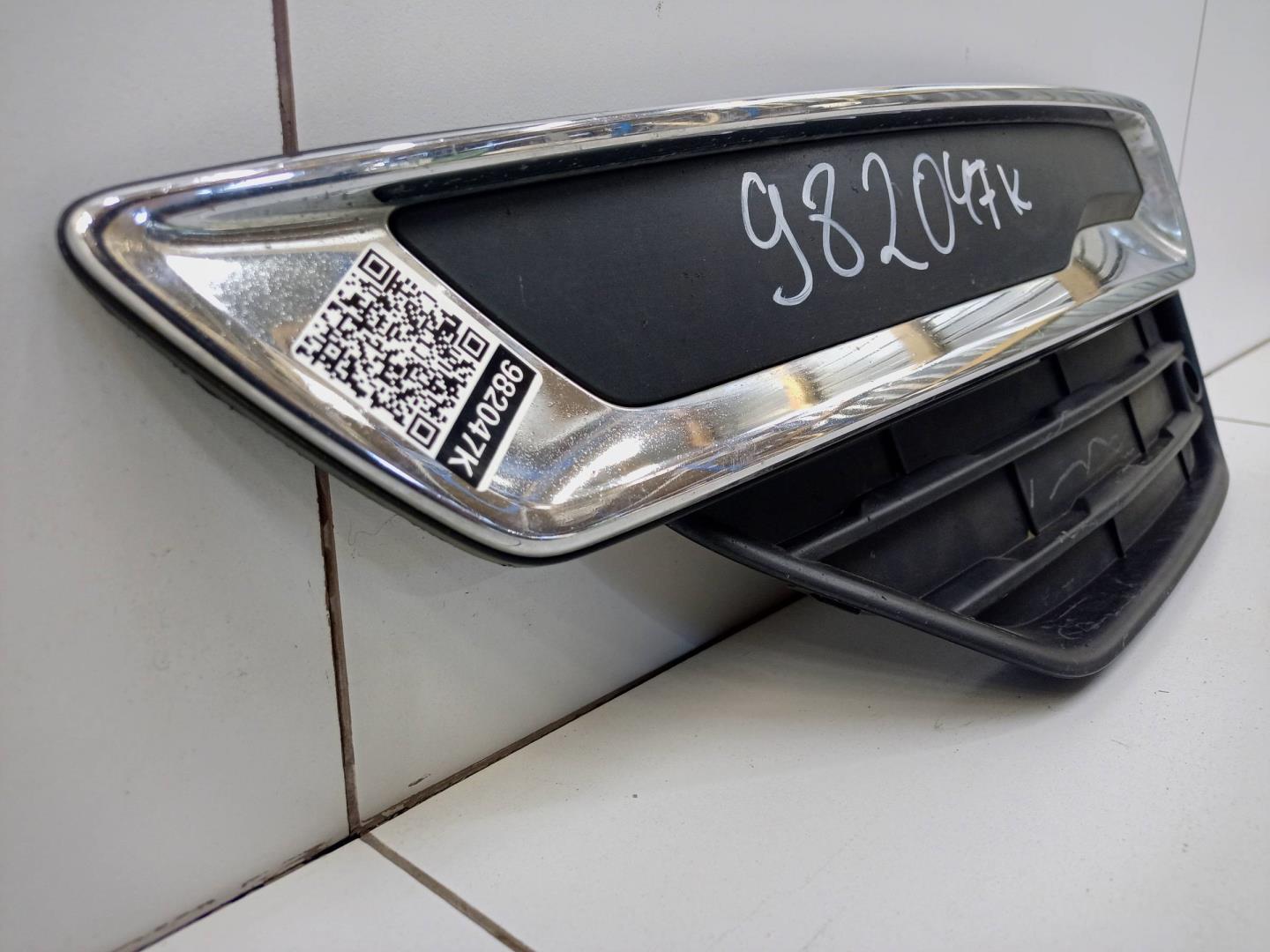 Решетка в бампер левая