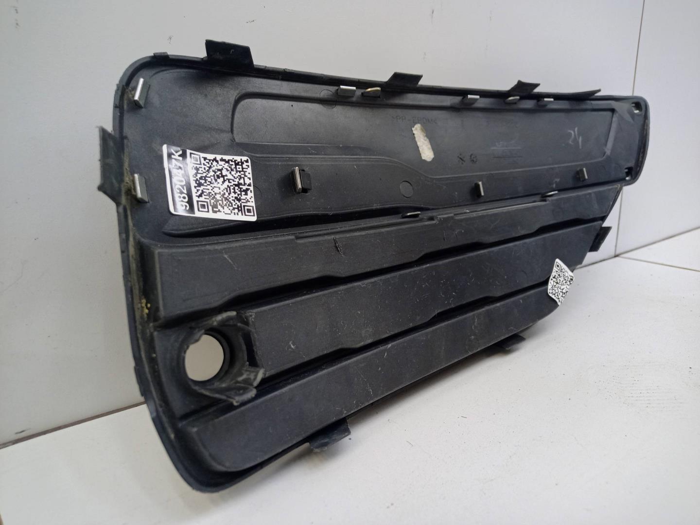 Решетка в бампер левая