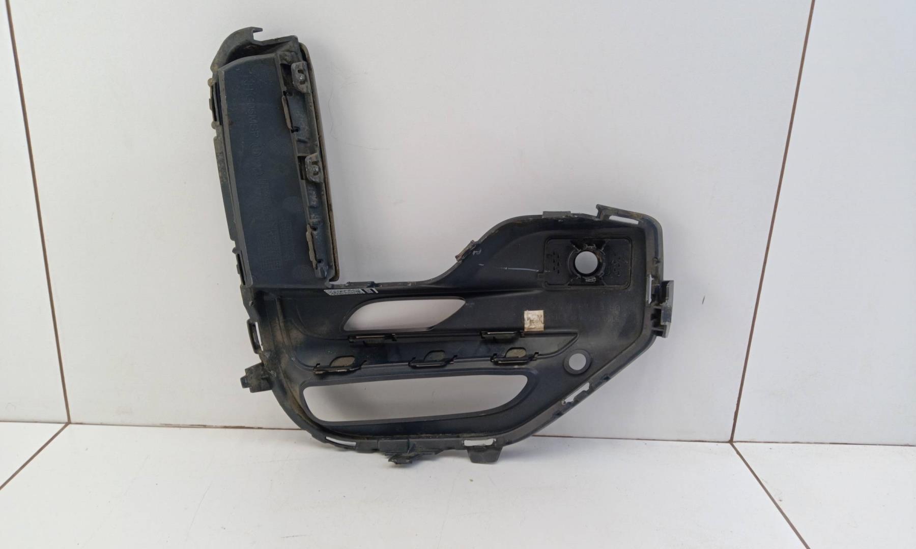 Накладка переднего бампера правая