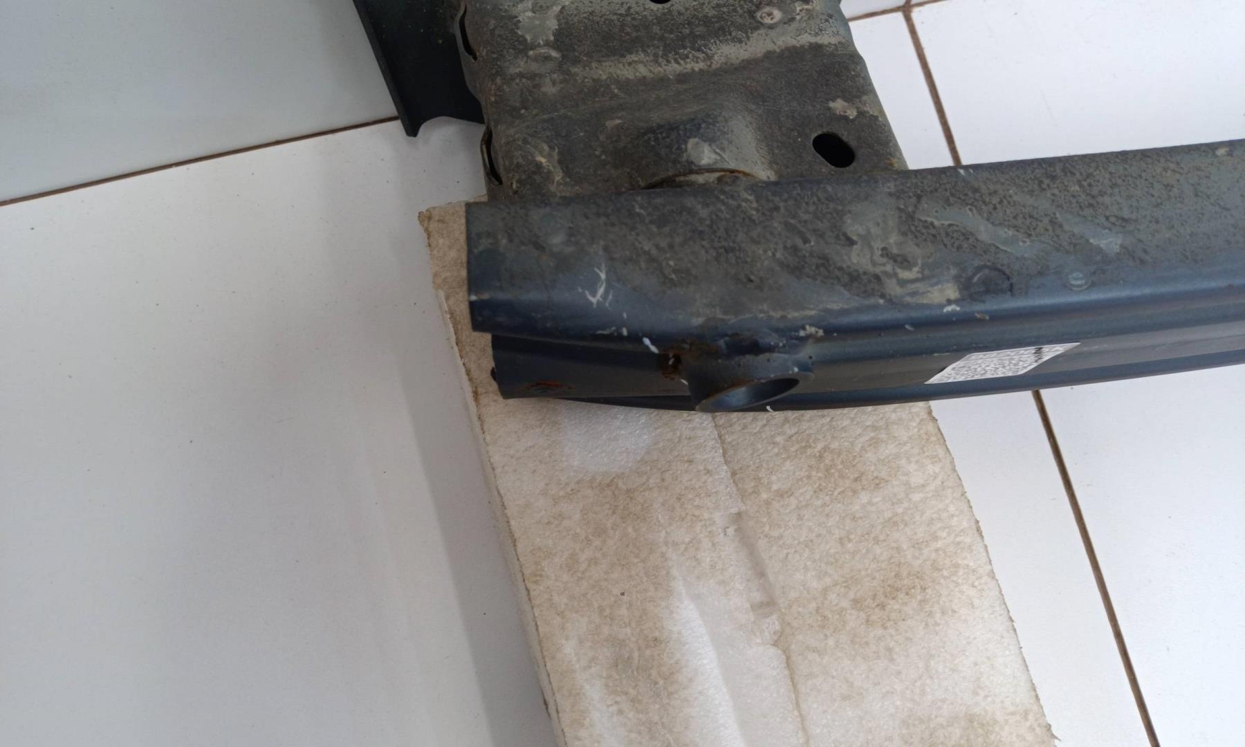 Усилитель заднего бампера