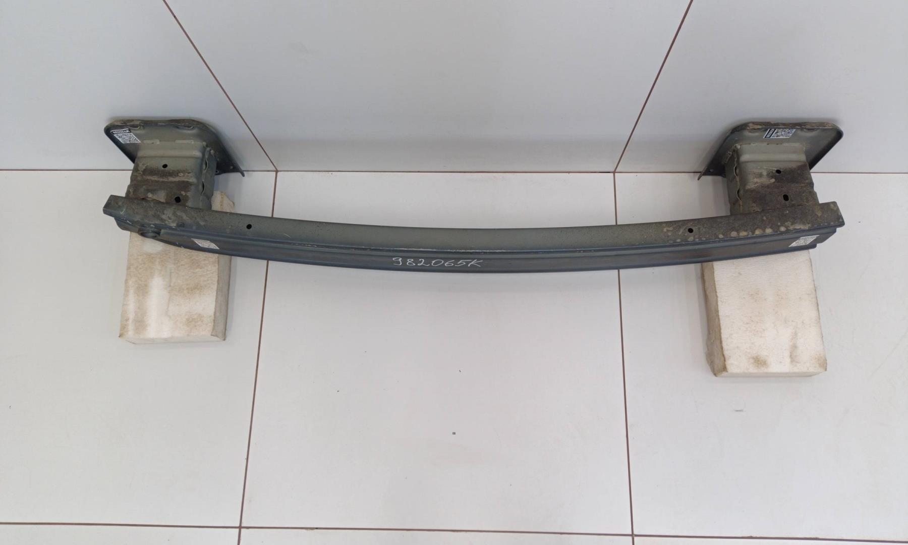 Усилитель заднего бампера