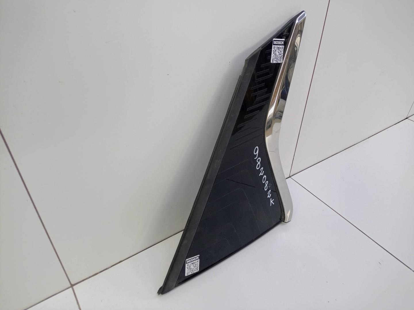 Стекло кузовное глухое левое