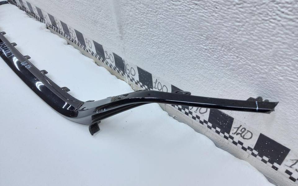 Накладка переднего бампера