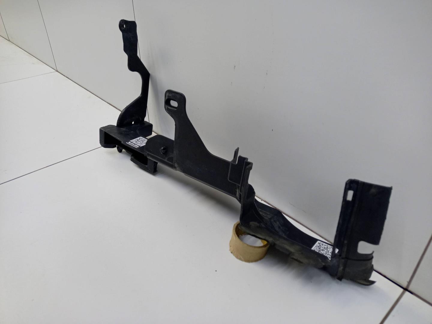 Воздуховод радиатора правый