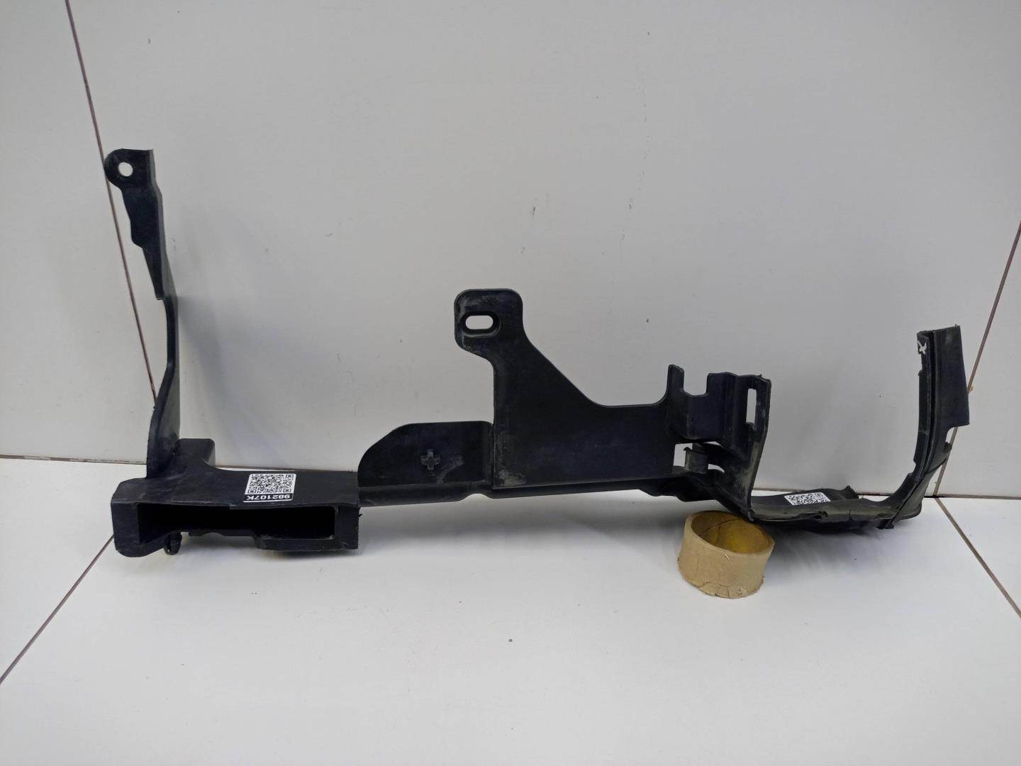 Воздуховод радиатора правый