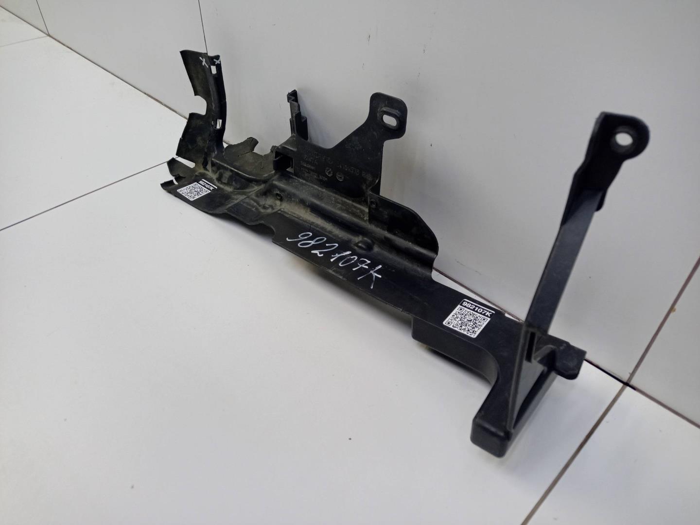 Воздуховод радиатора правый