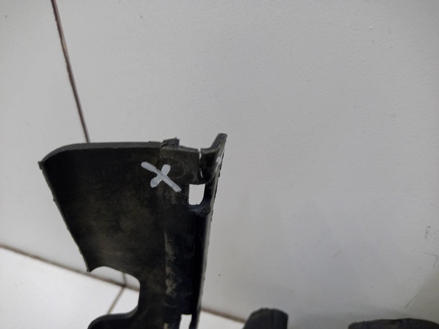 Воздуховод радиатора правый