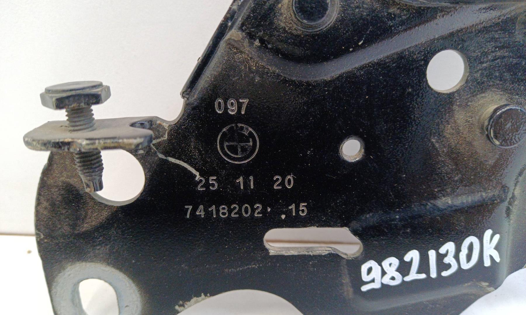 Петля капота