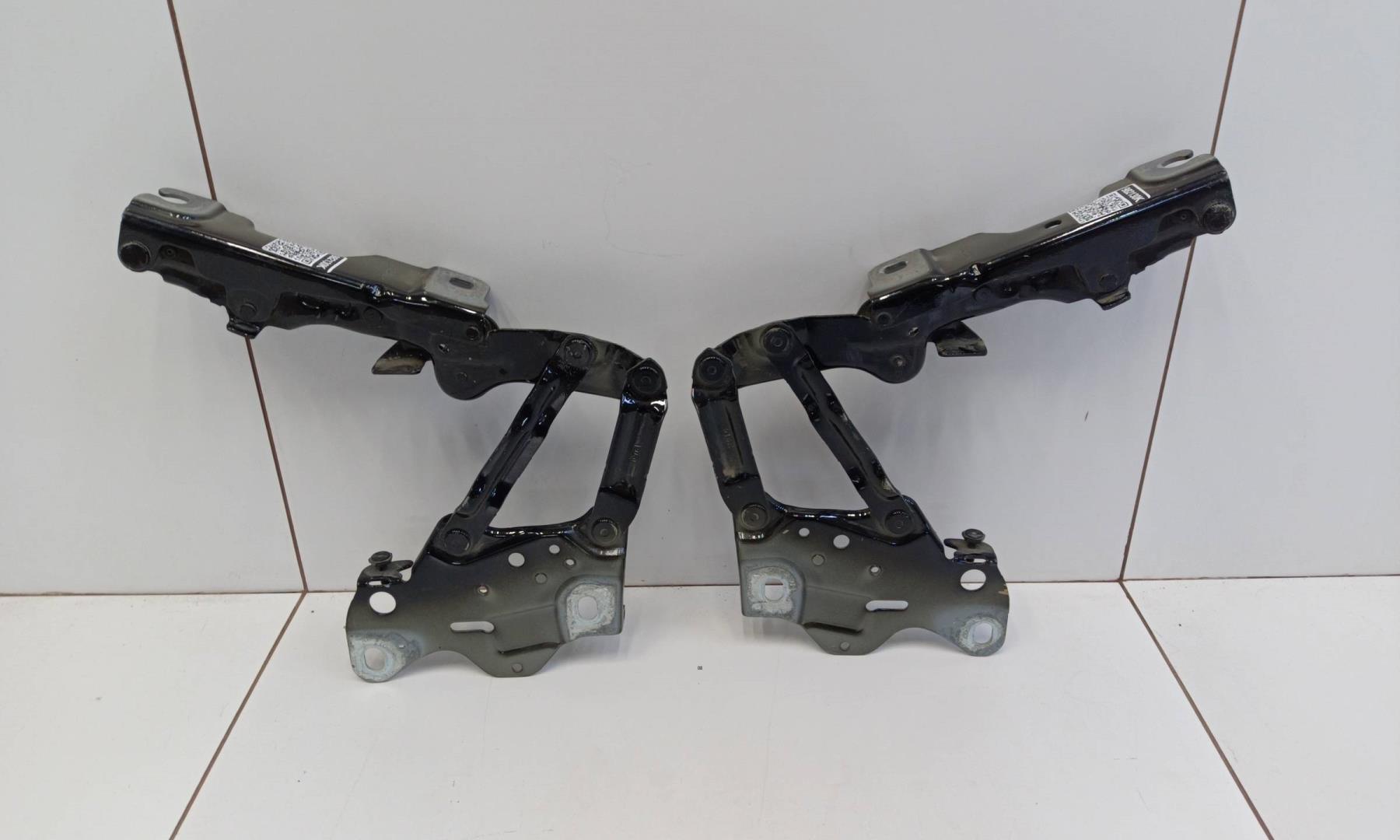 Петля капота