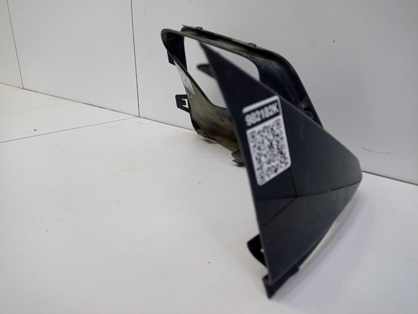 Накладка переднего бампера правая