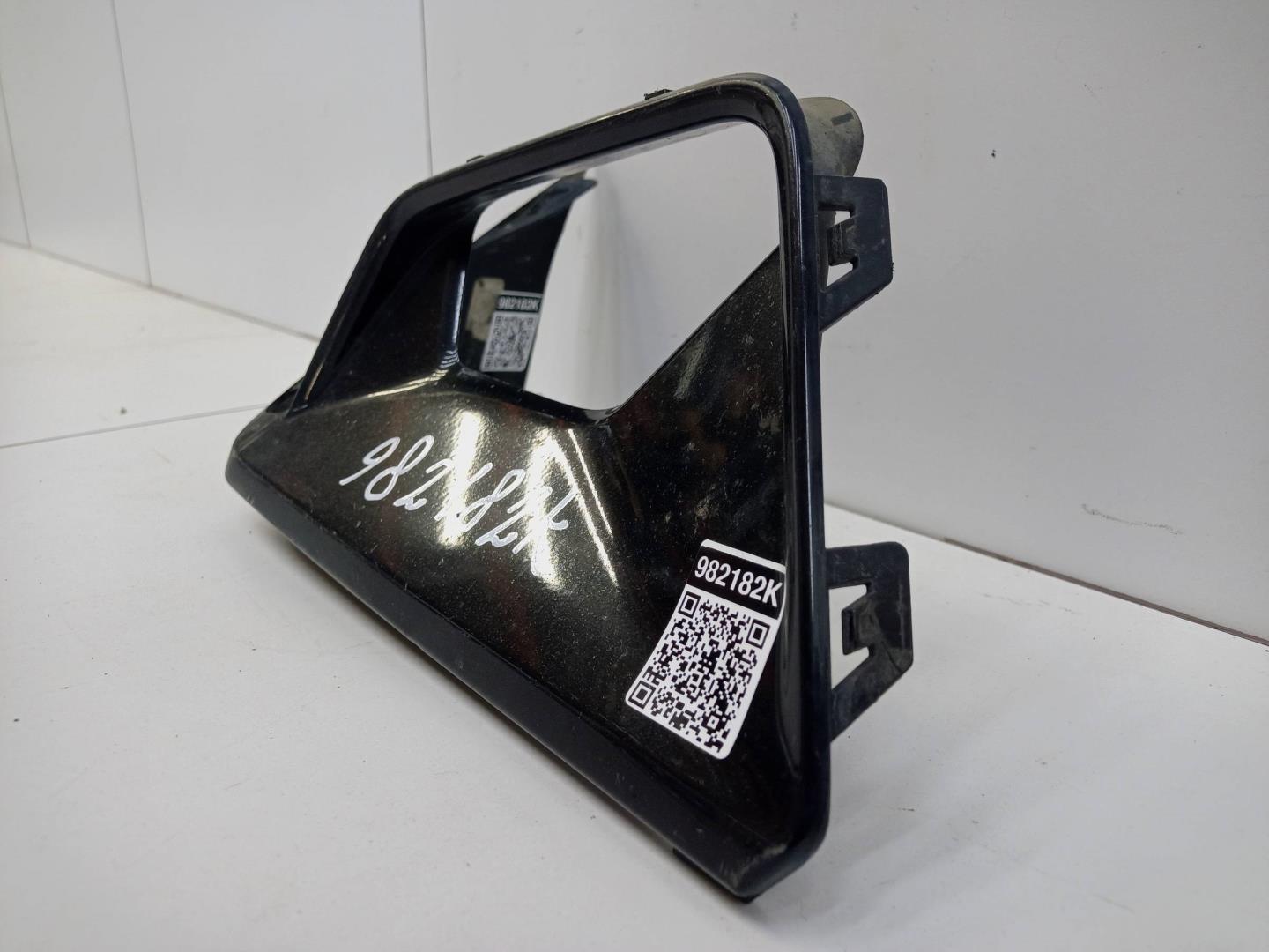 Накладка переднего бампера правая