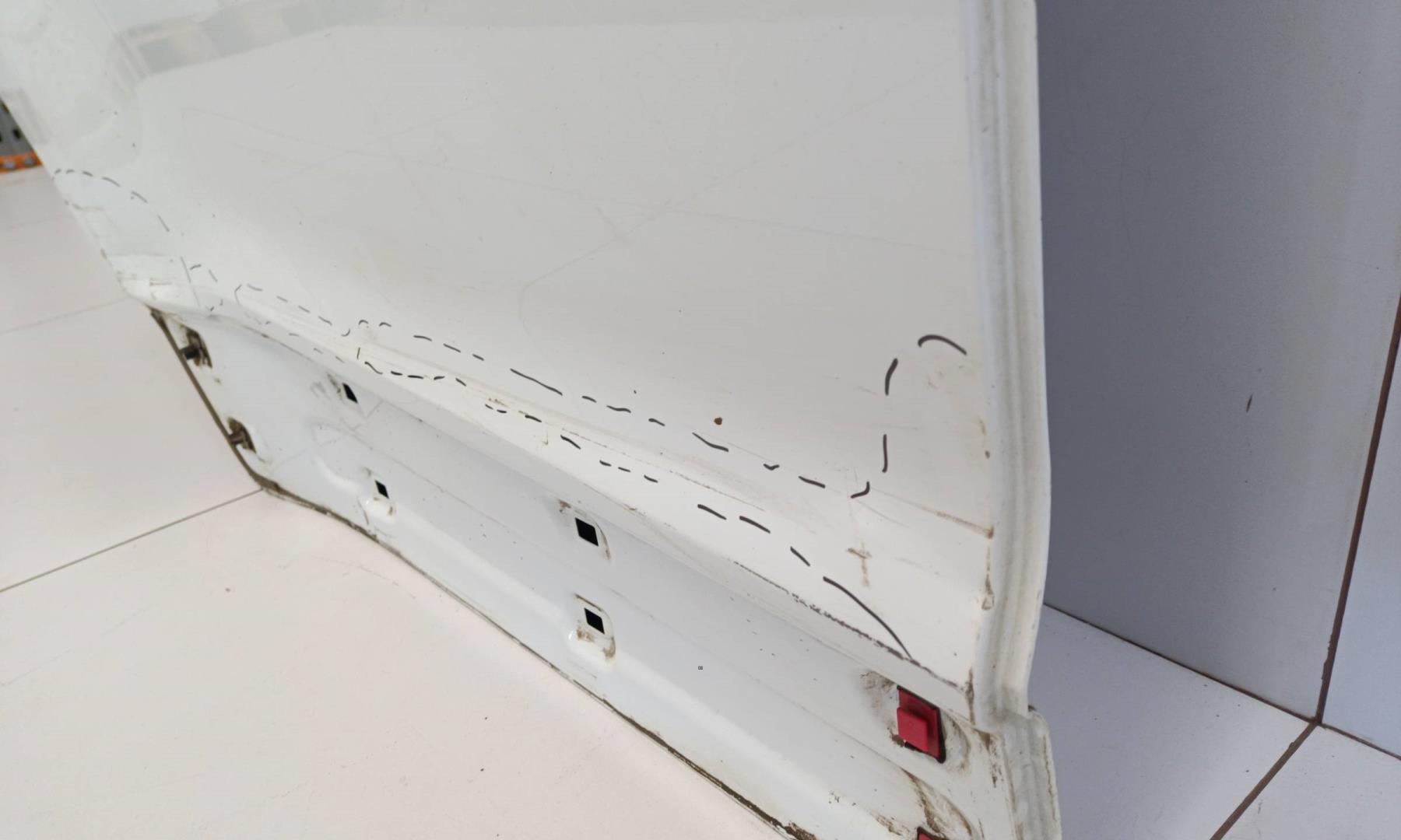 Дверь задняя правая