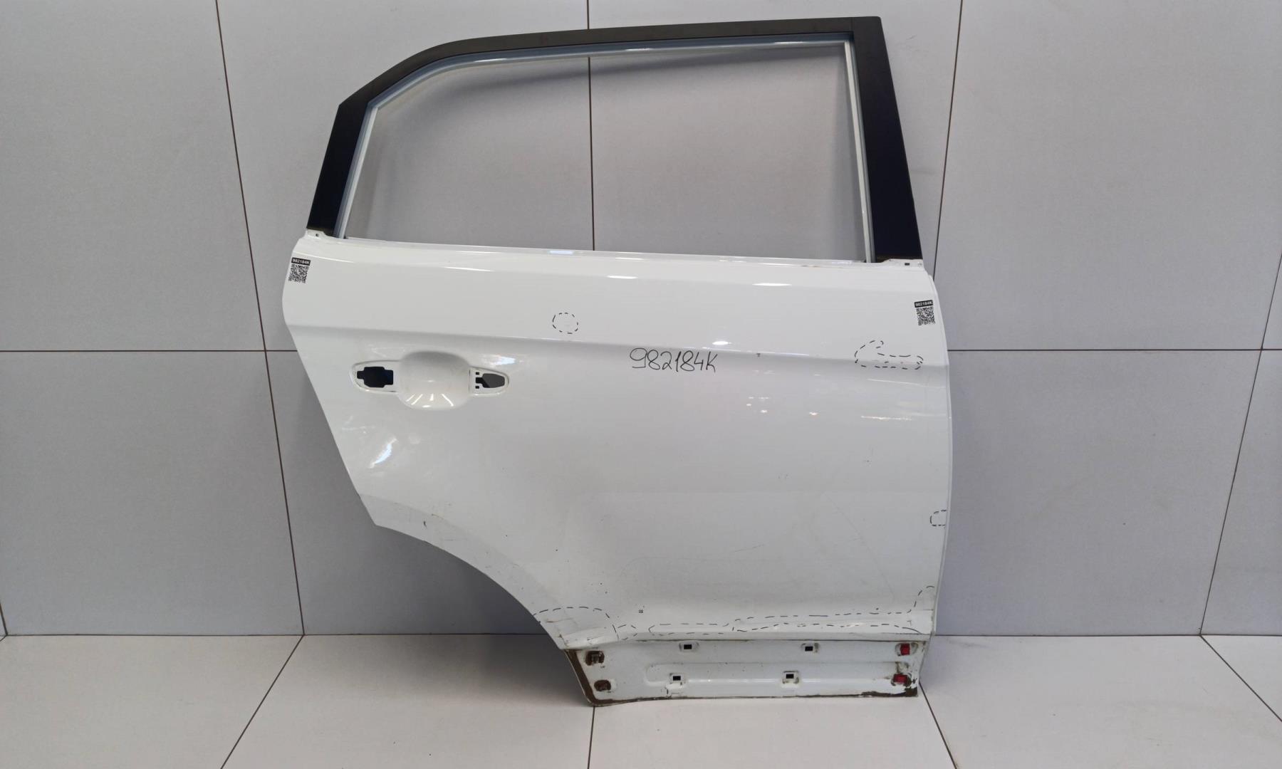 Дверь задняя правая