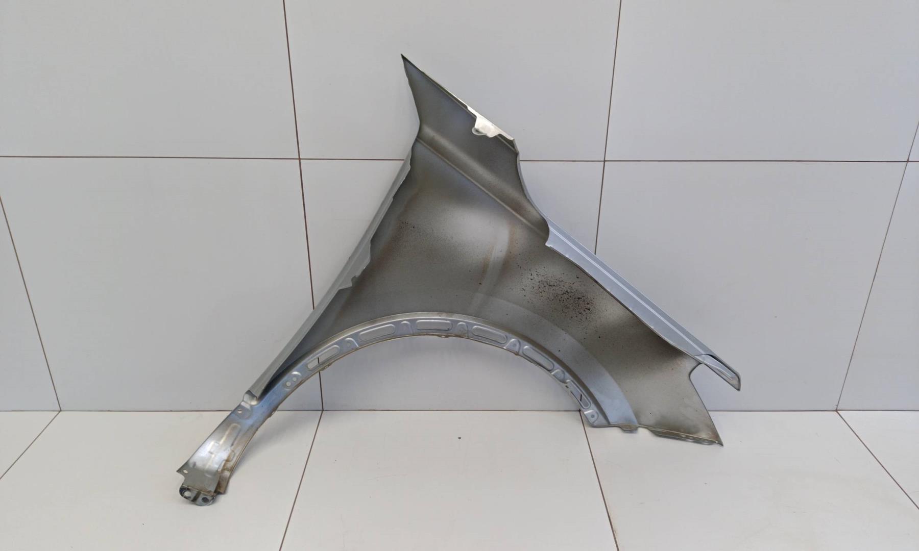 Крыло переднее левое