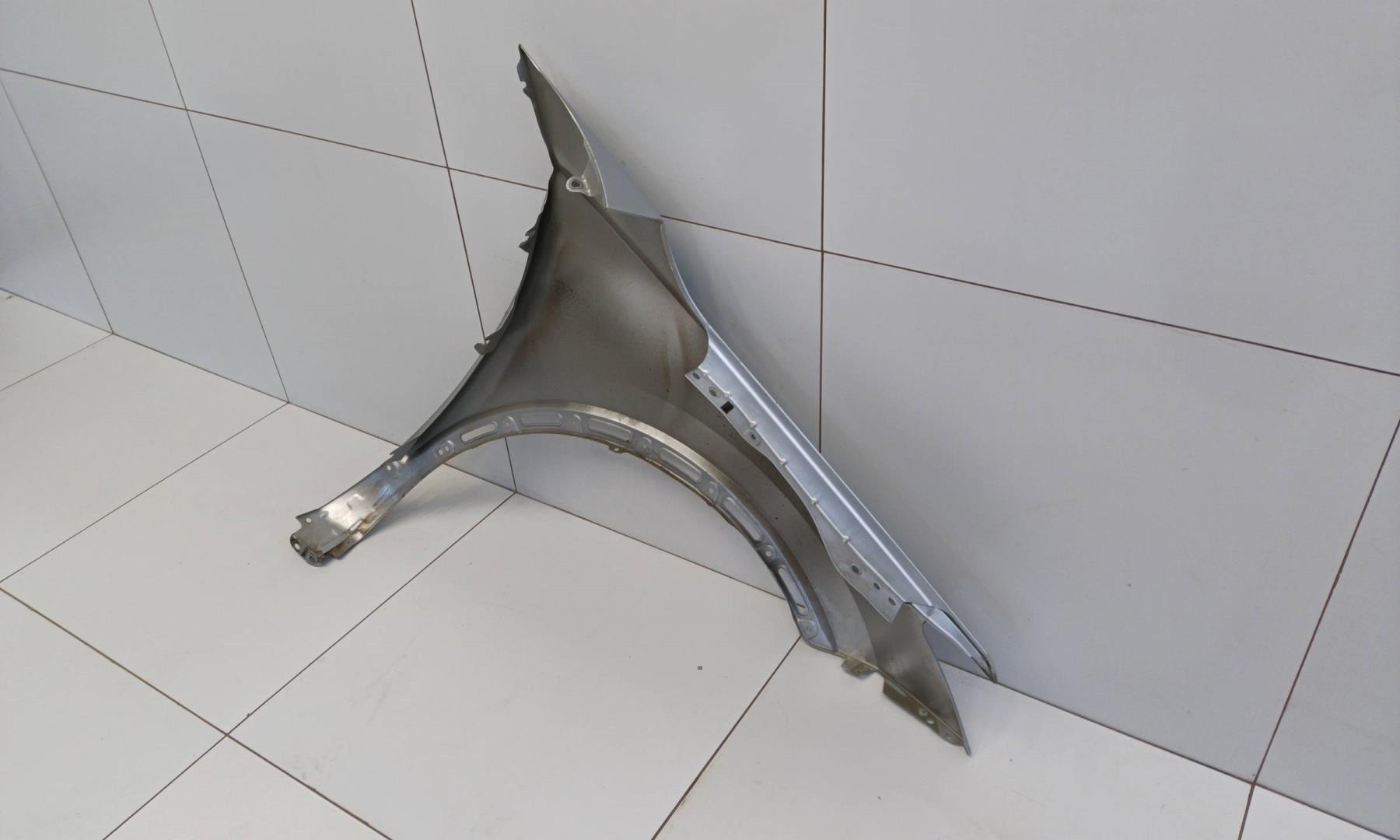 Крыло переднее левое