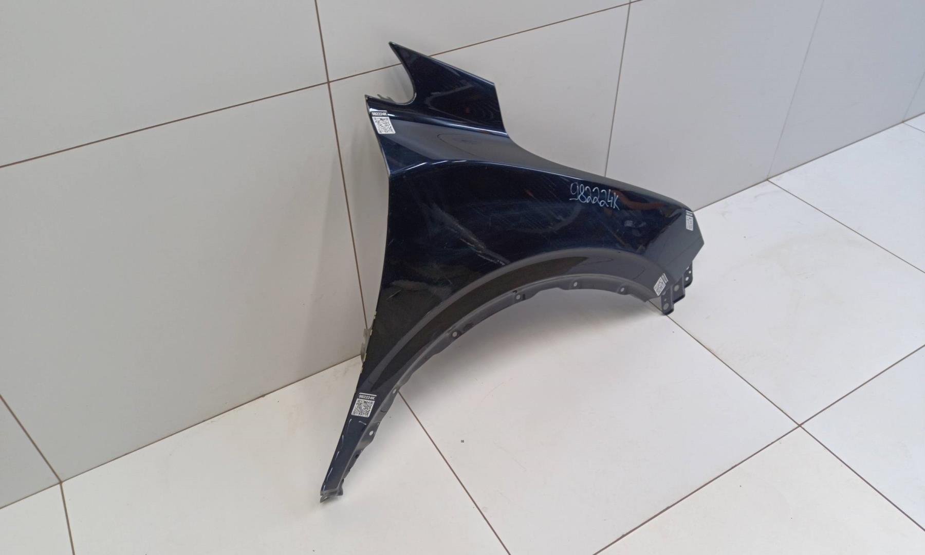 Крыло переднее правое