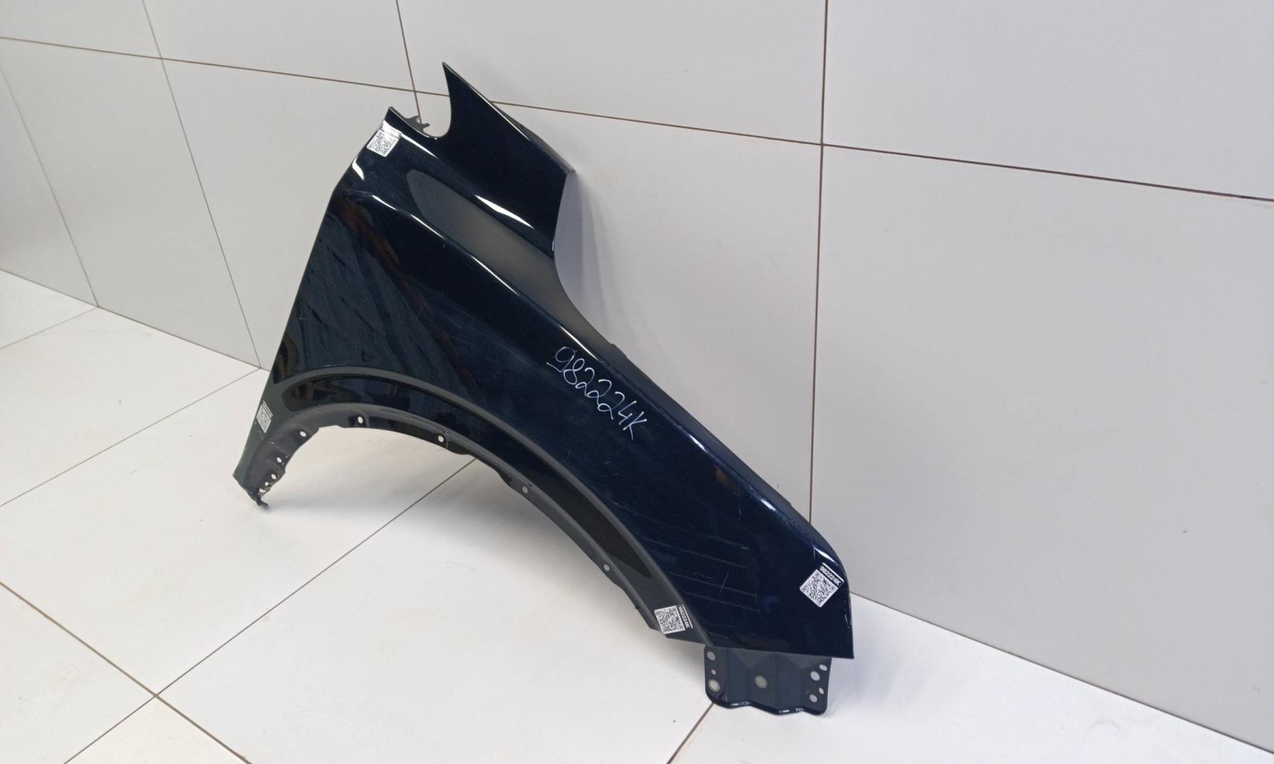 Крыло переднее правое