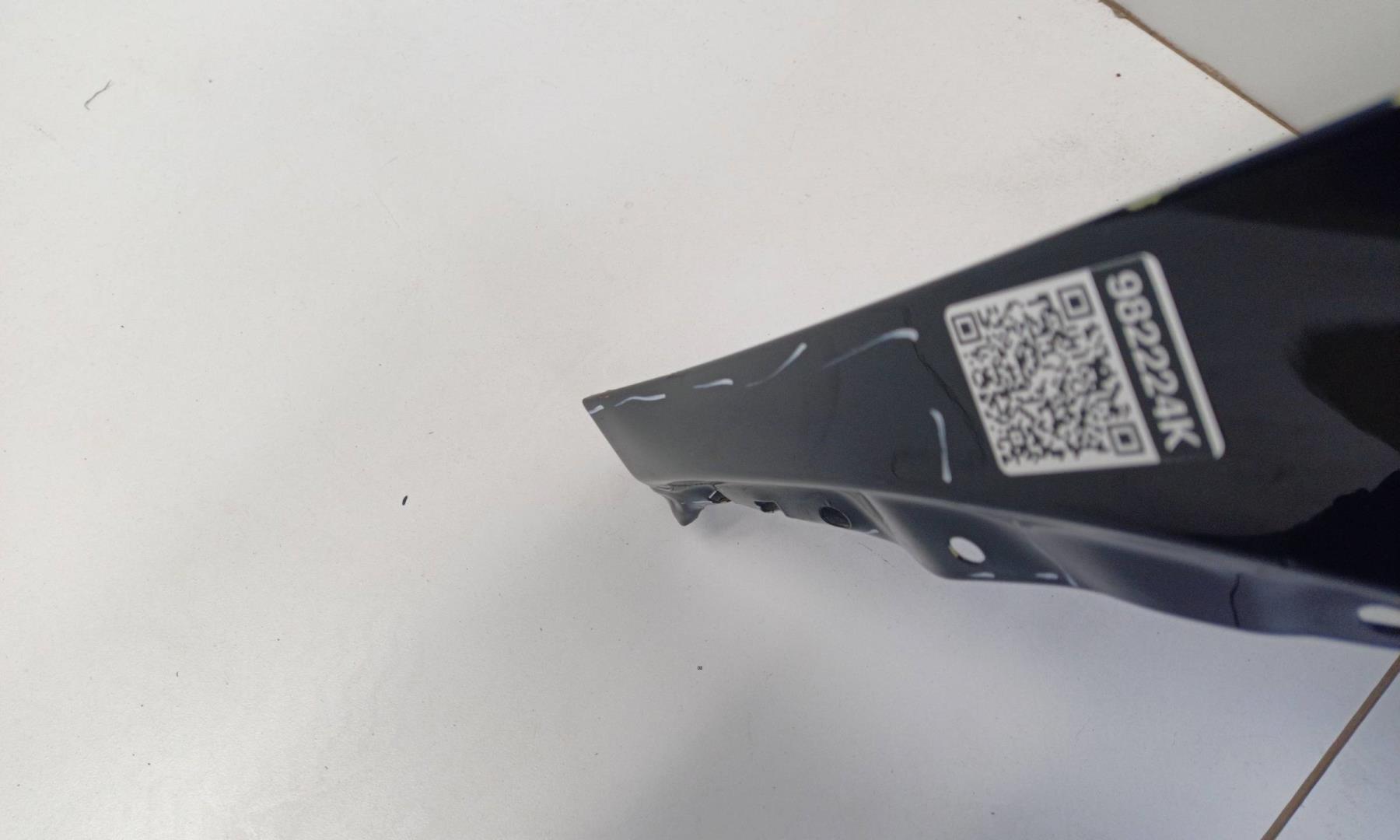 Крыло переднее правое