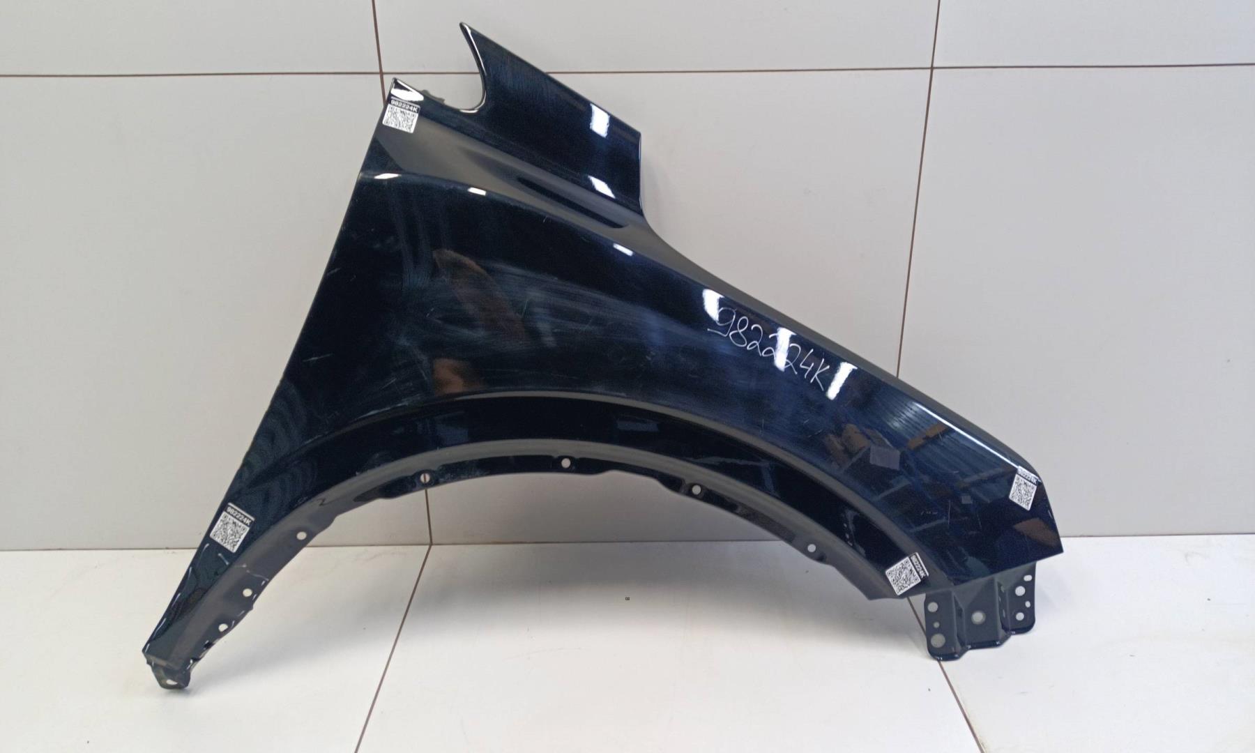 Крыло переднее правое