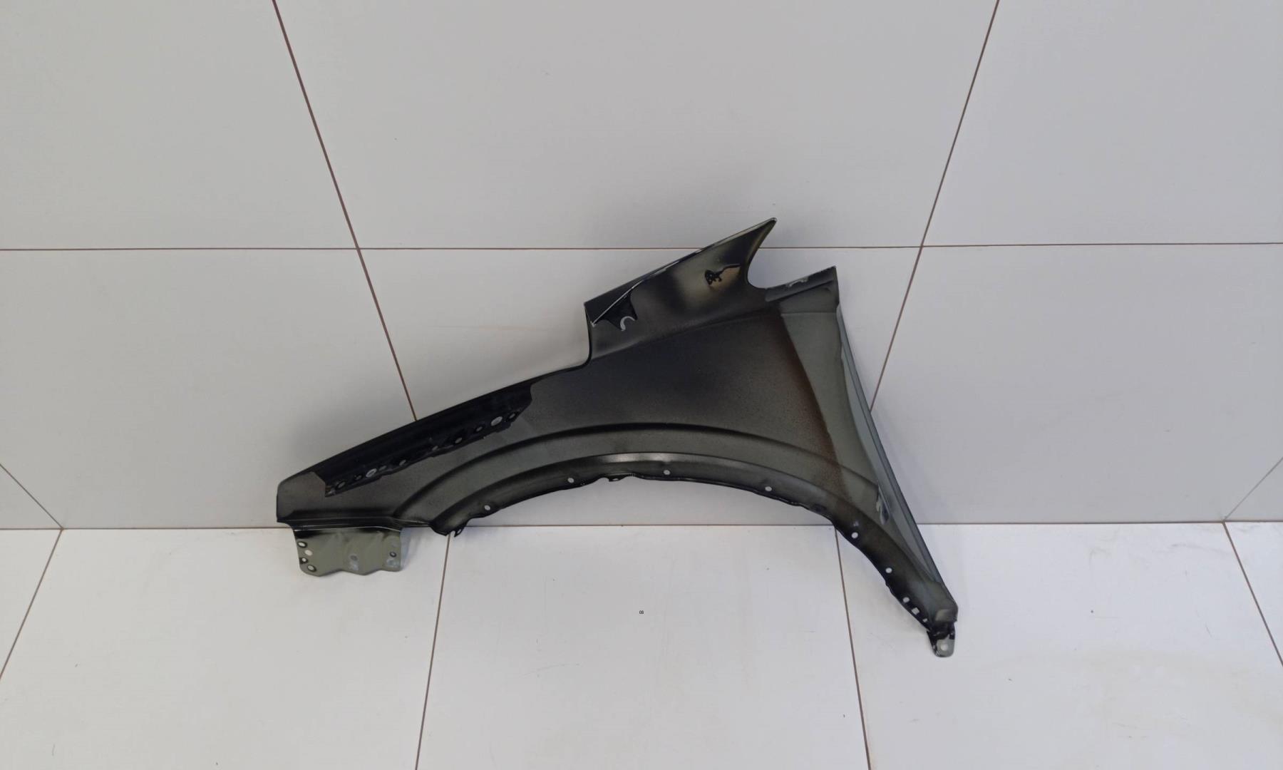 Крыло переднее правое