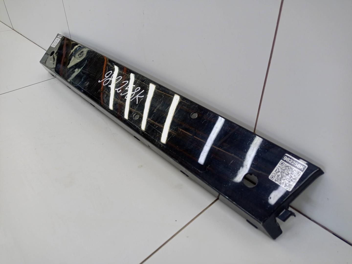 Накладка переднего бампера центральная