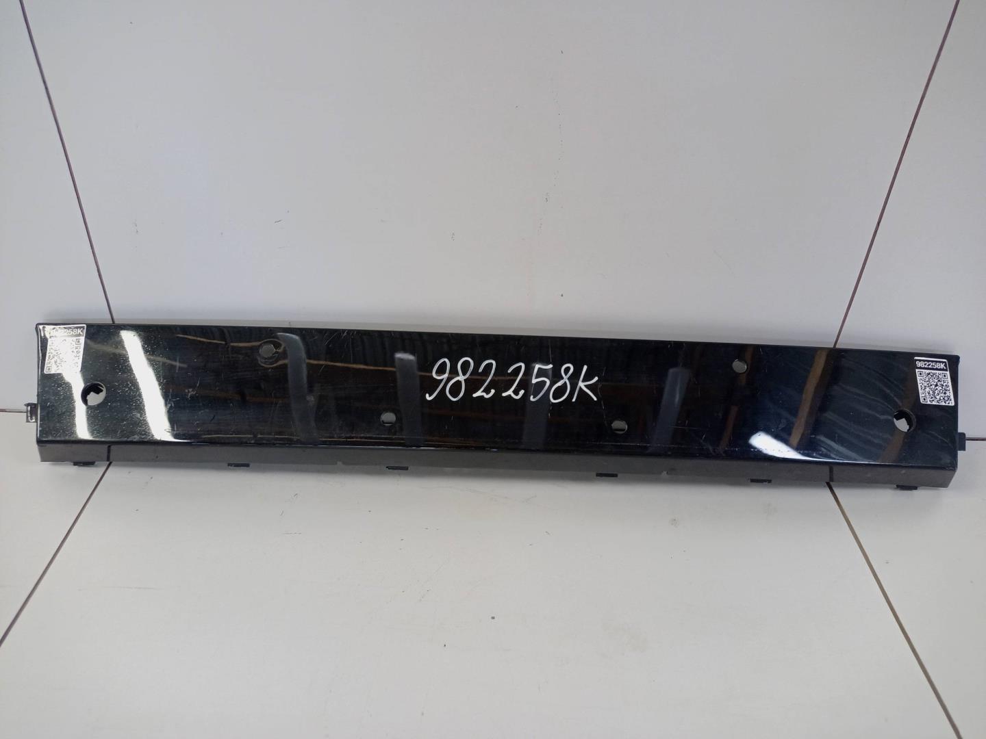 Накладка переднего бампера центральная