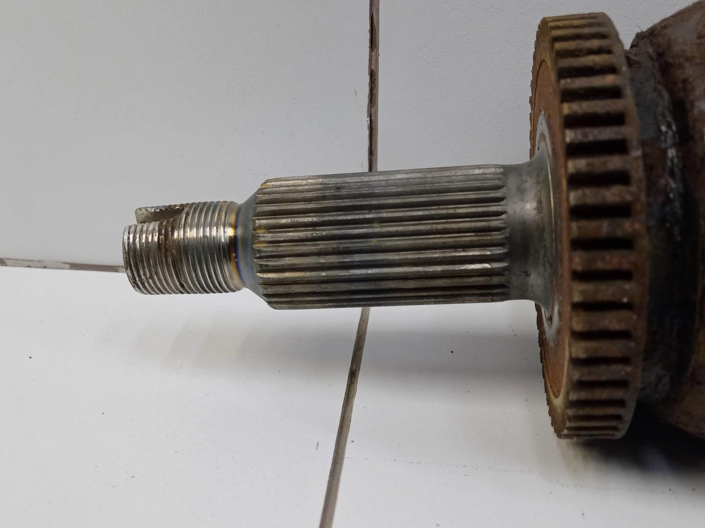 Полуось передняя левая