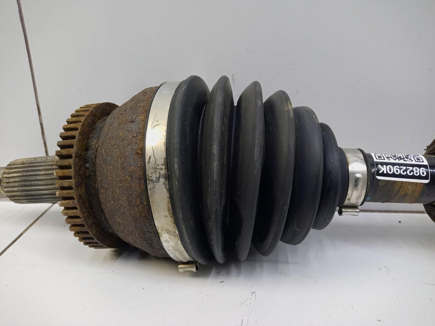 Полуось передняя левая