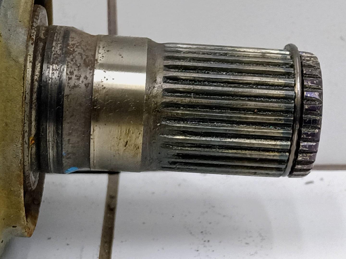 Полуось передняя левая