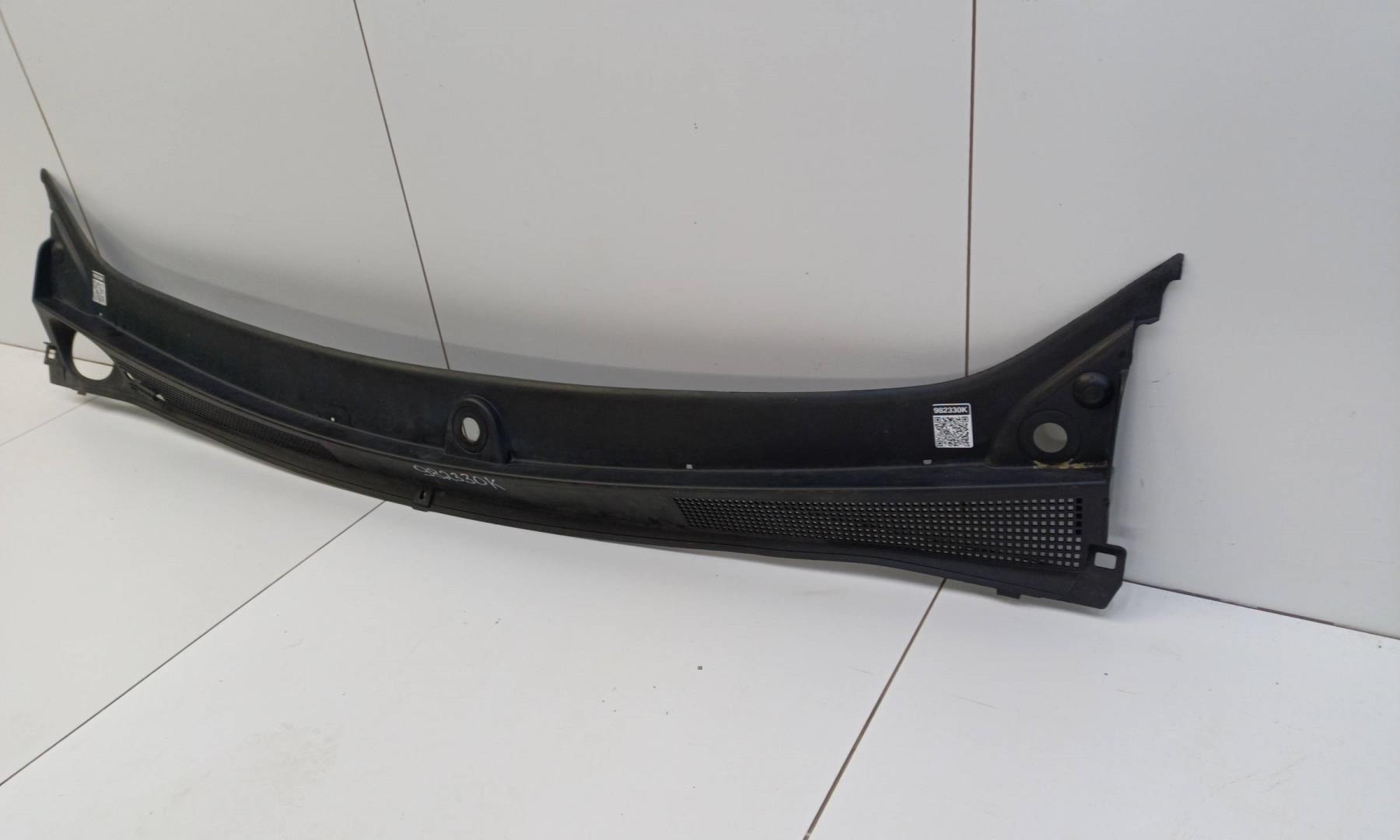 Решетка стеклоочистителей (Жабо)