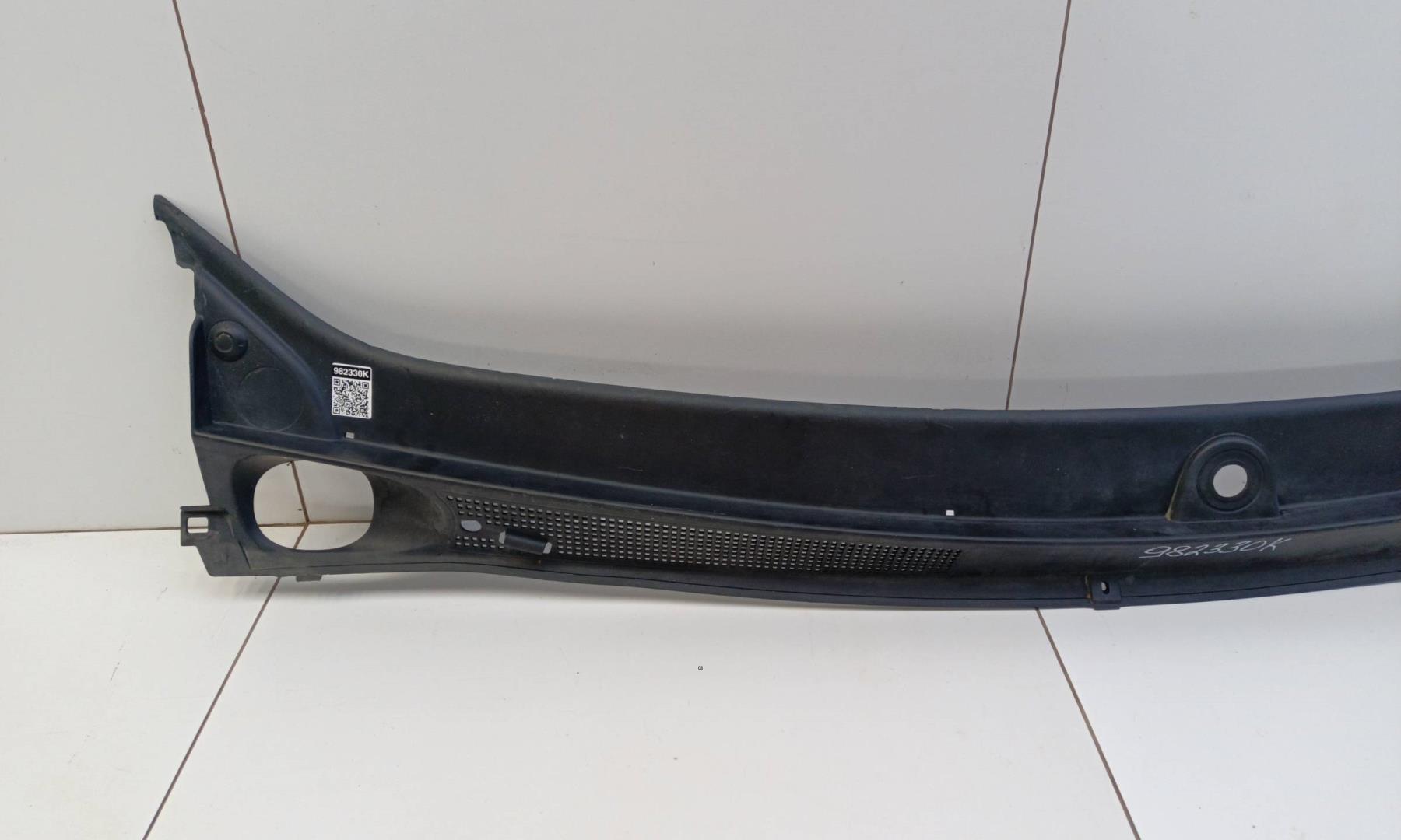 Решетка стеклоочистителей (Жабо)