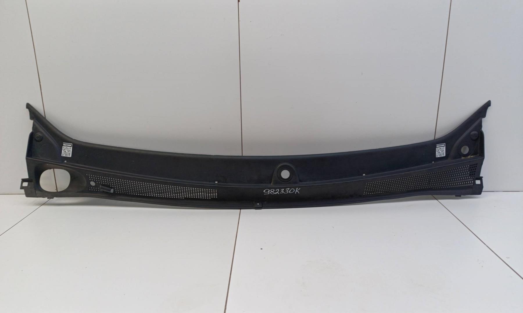 Решетка стеклоочистителей (Жабо)