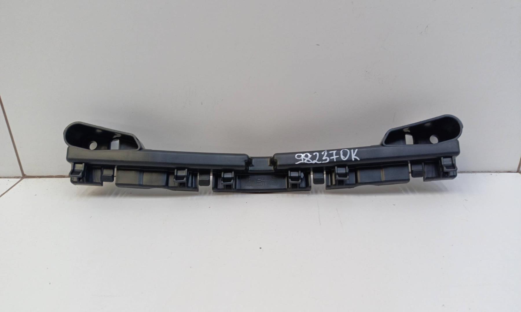 Кронштейн переднего бампера