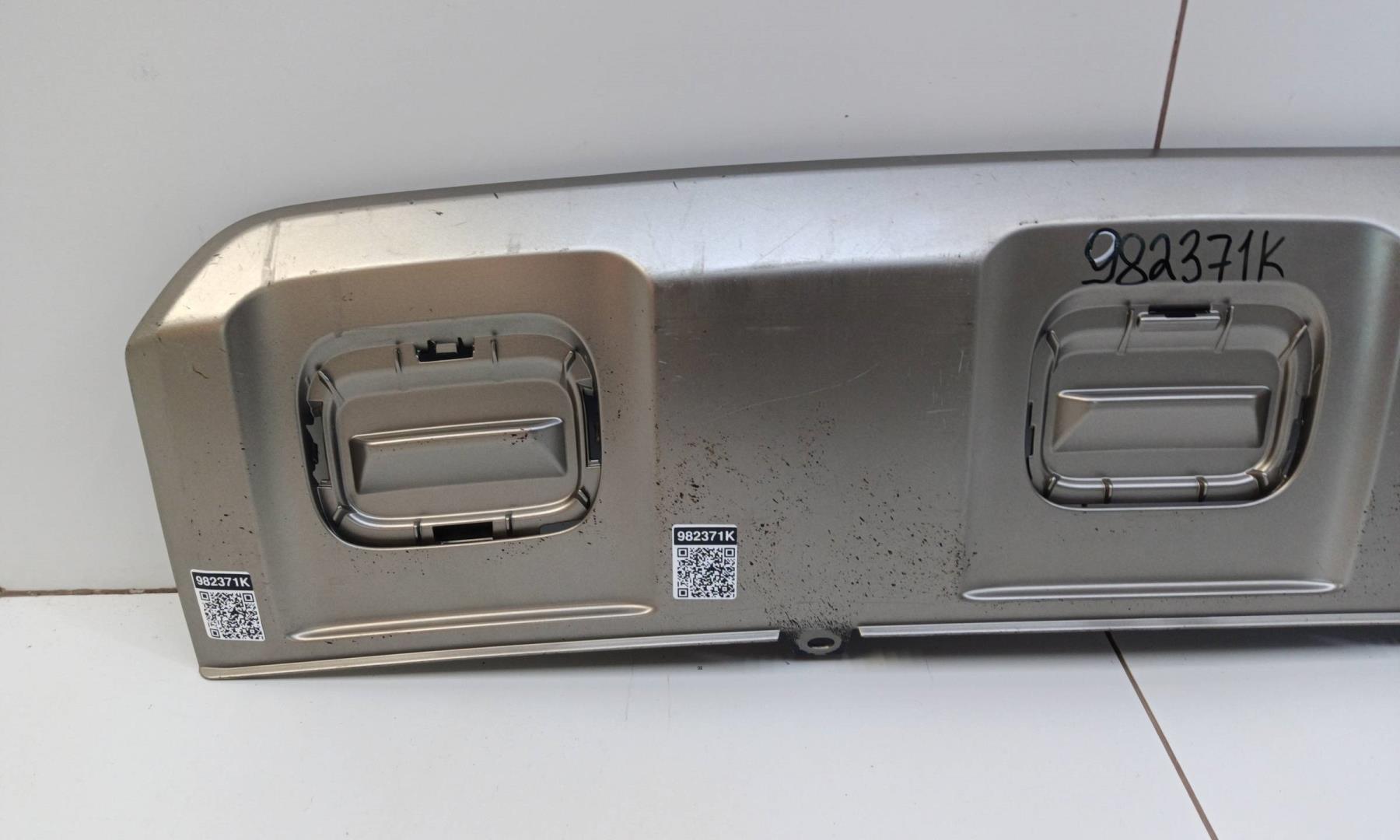 Накладка заднего бампера