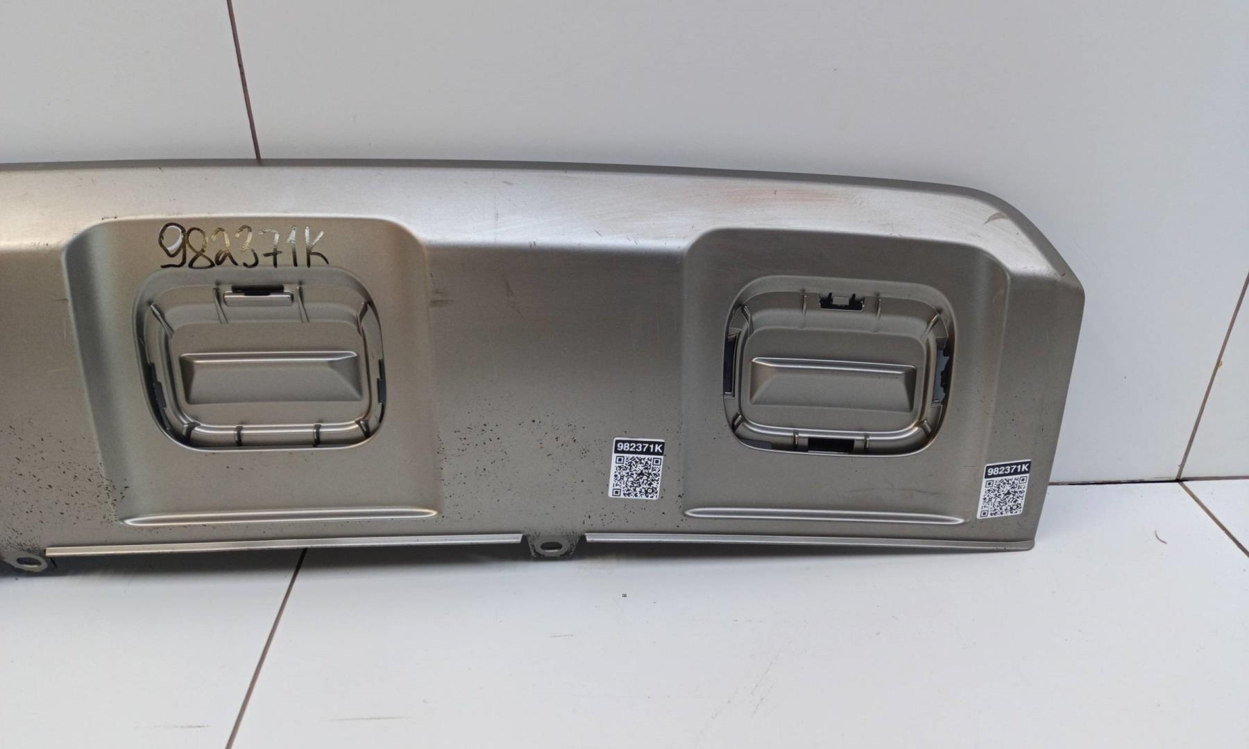 Накладка заднего бампера