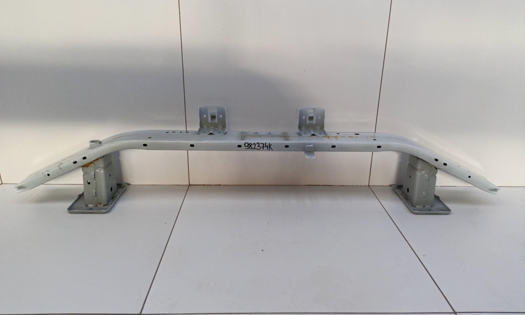 Усилитель переднего бампера