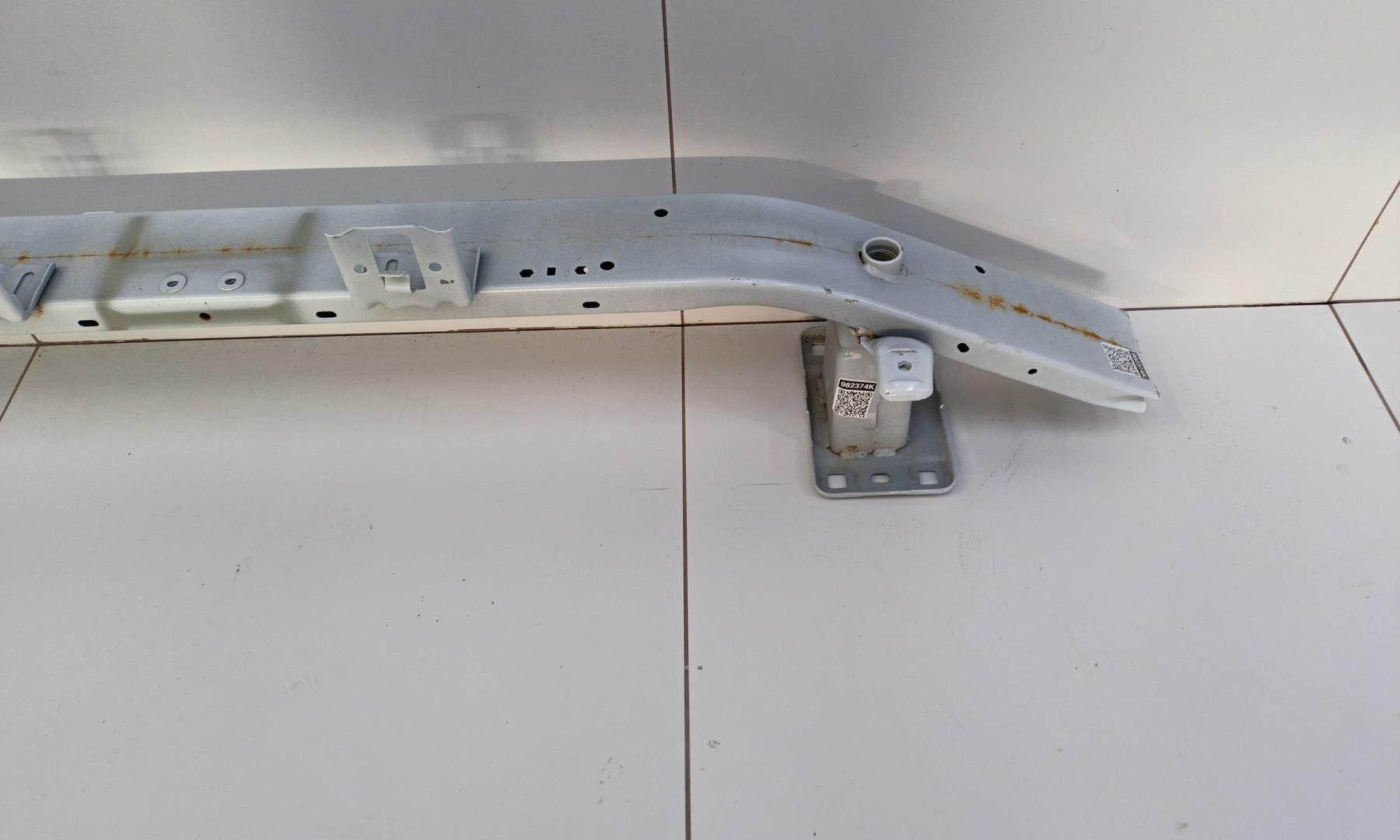 Усилитель переднего бампера