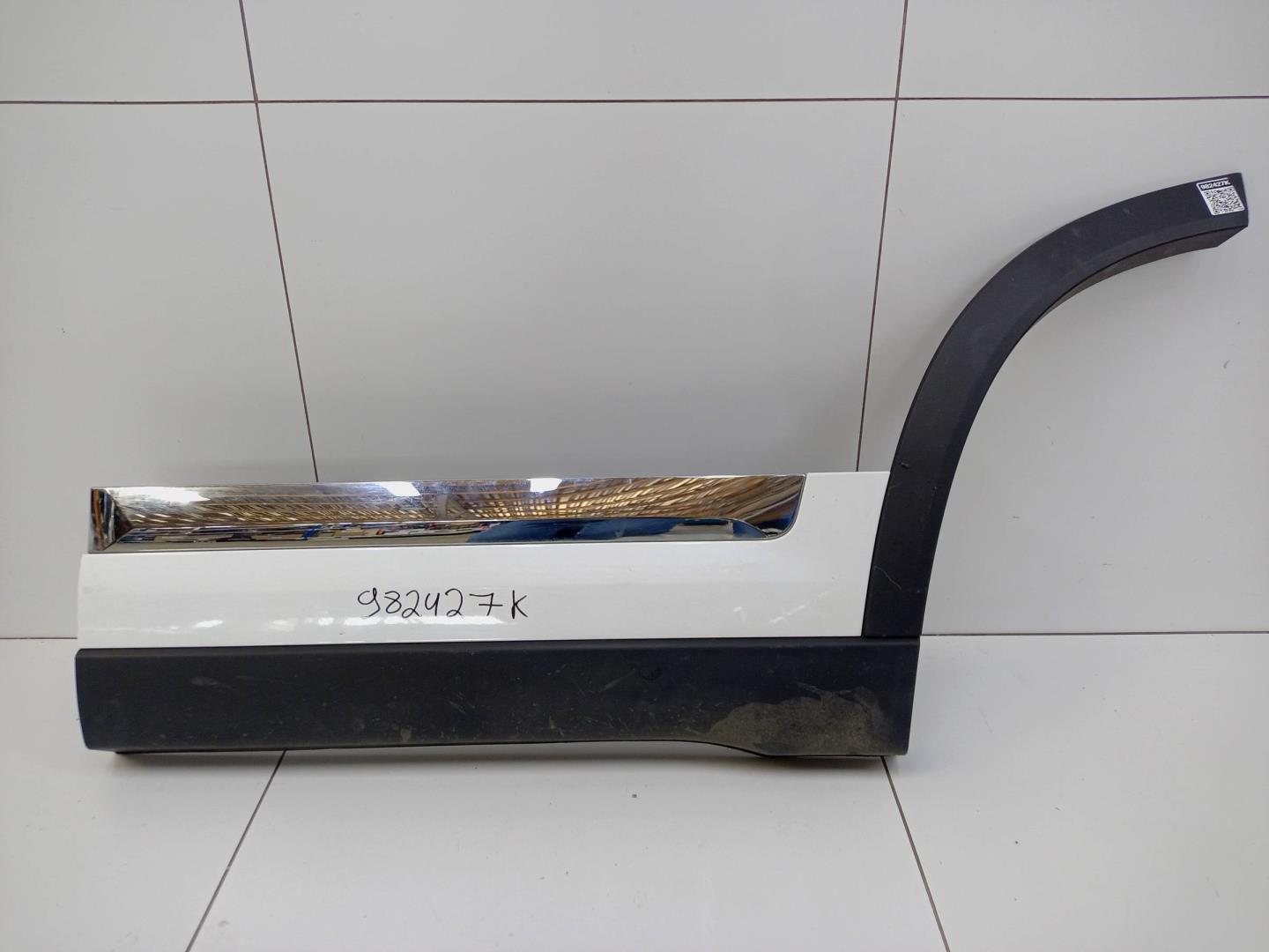 Накладка двери задней левой