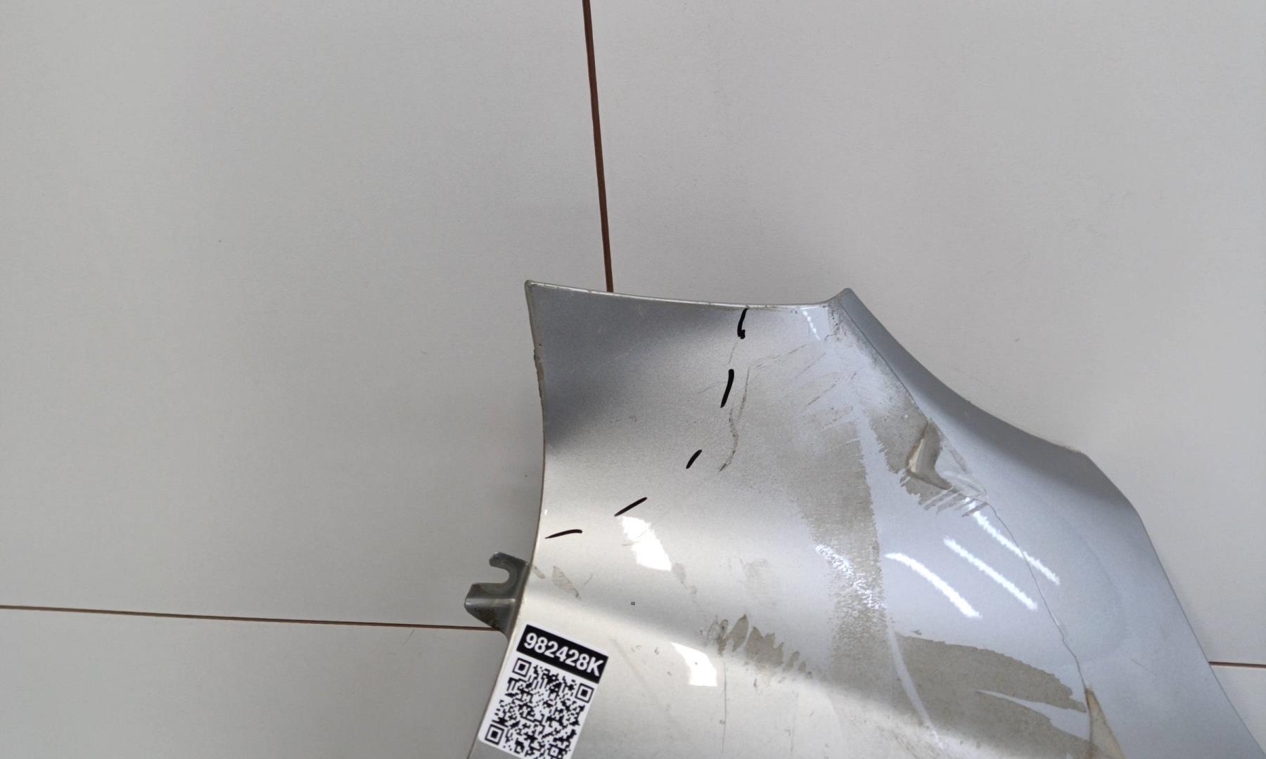 Крыло переднее правое