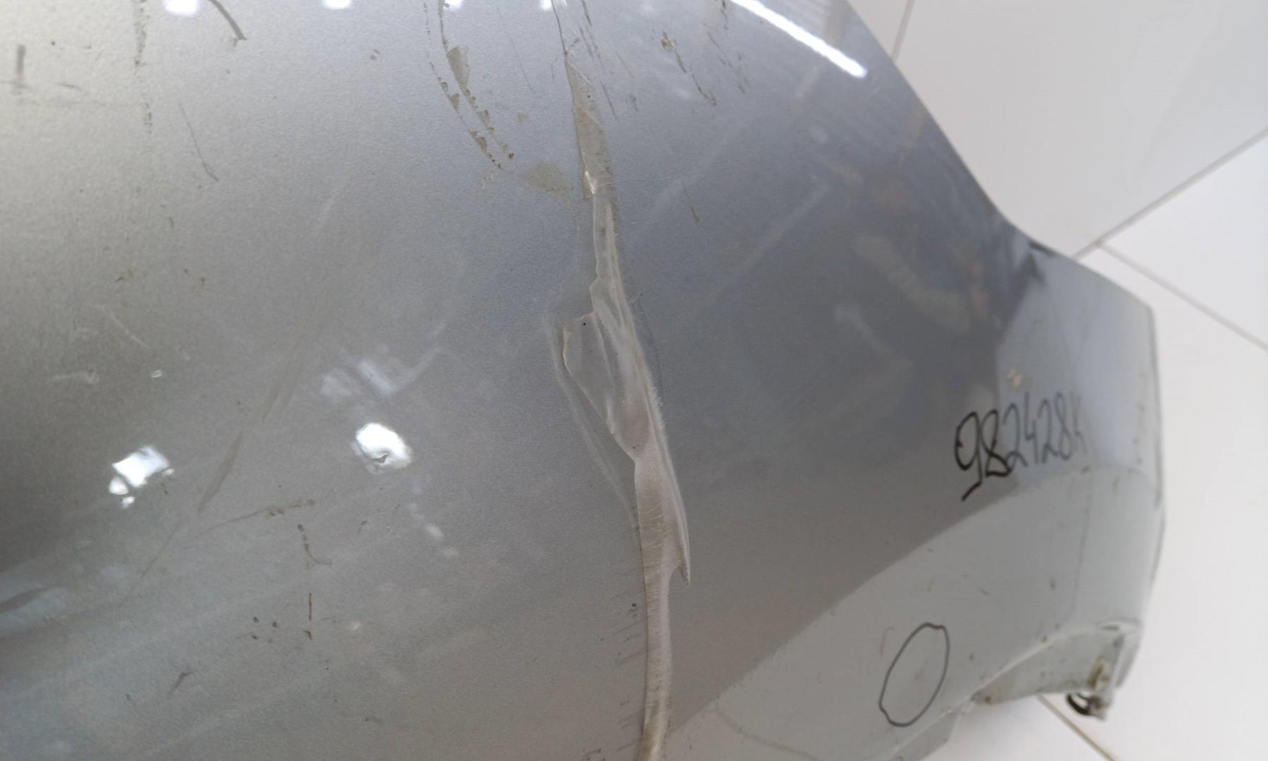 Крыло переднее правое