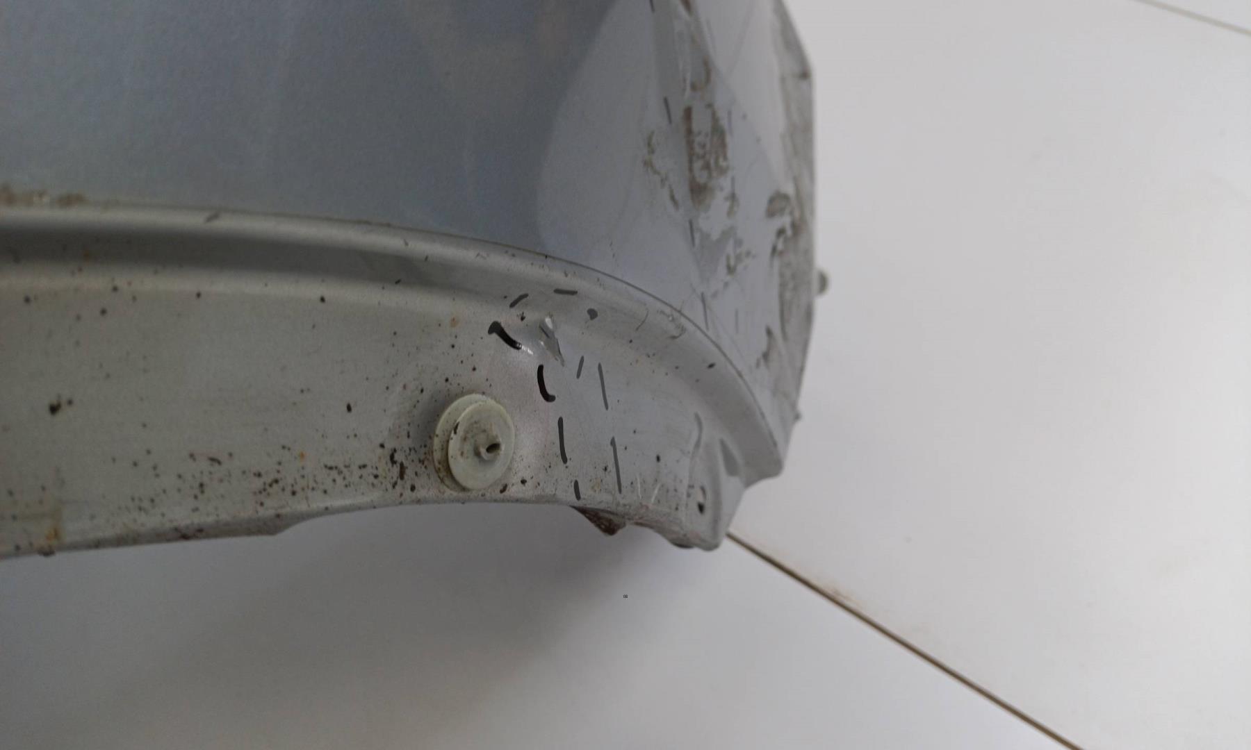 Крыло переднее правое